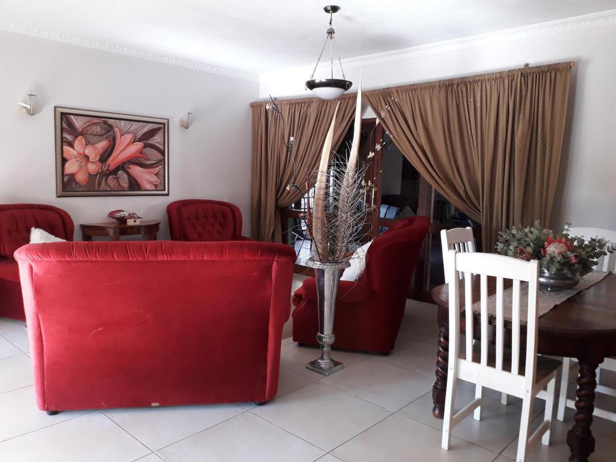 Tuscany Vryburg Buitenkant foto