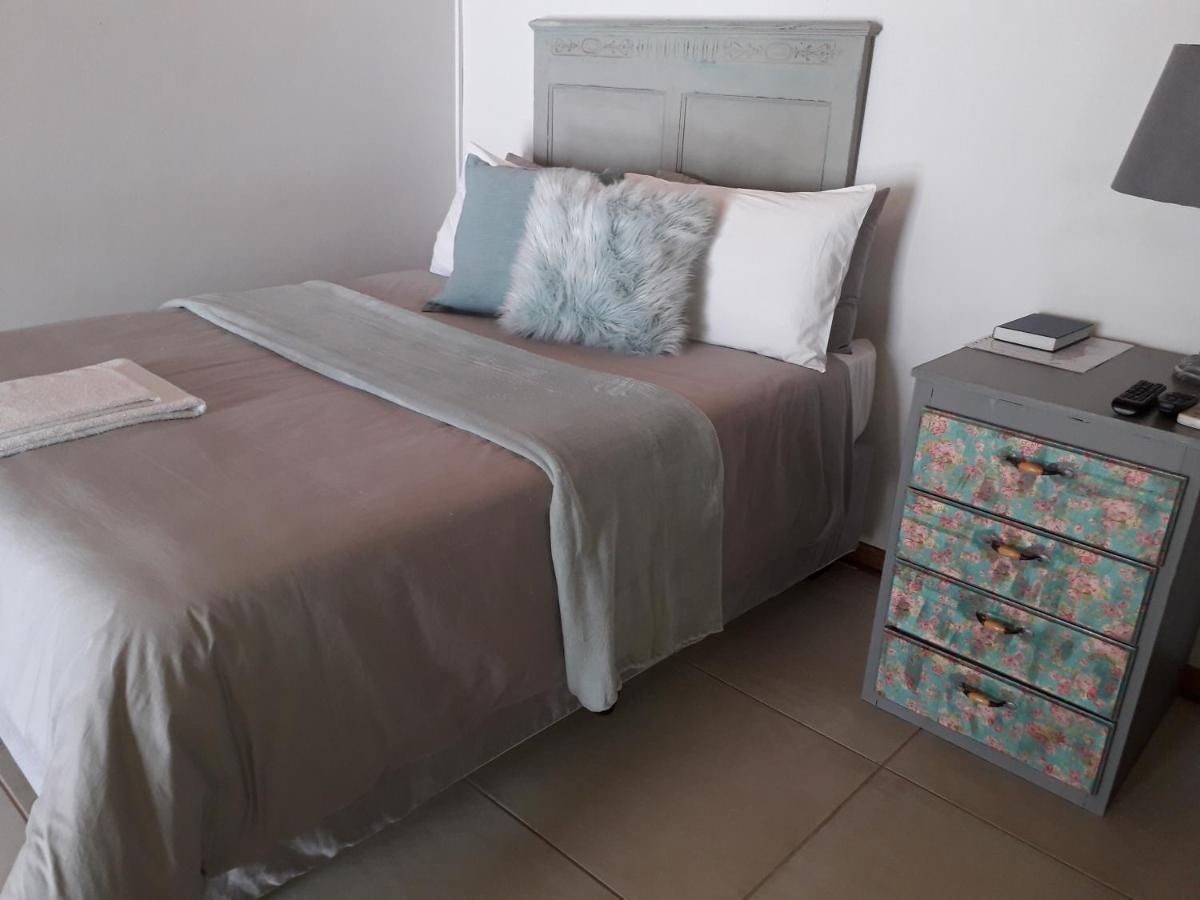 Tuscany Vryburg Buitenkant foto