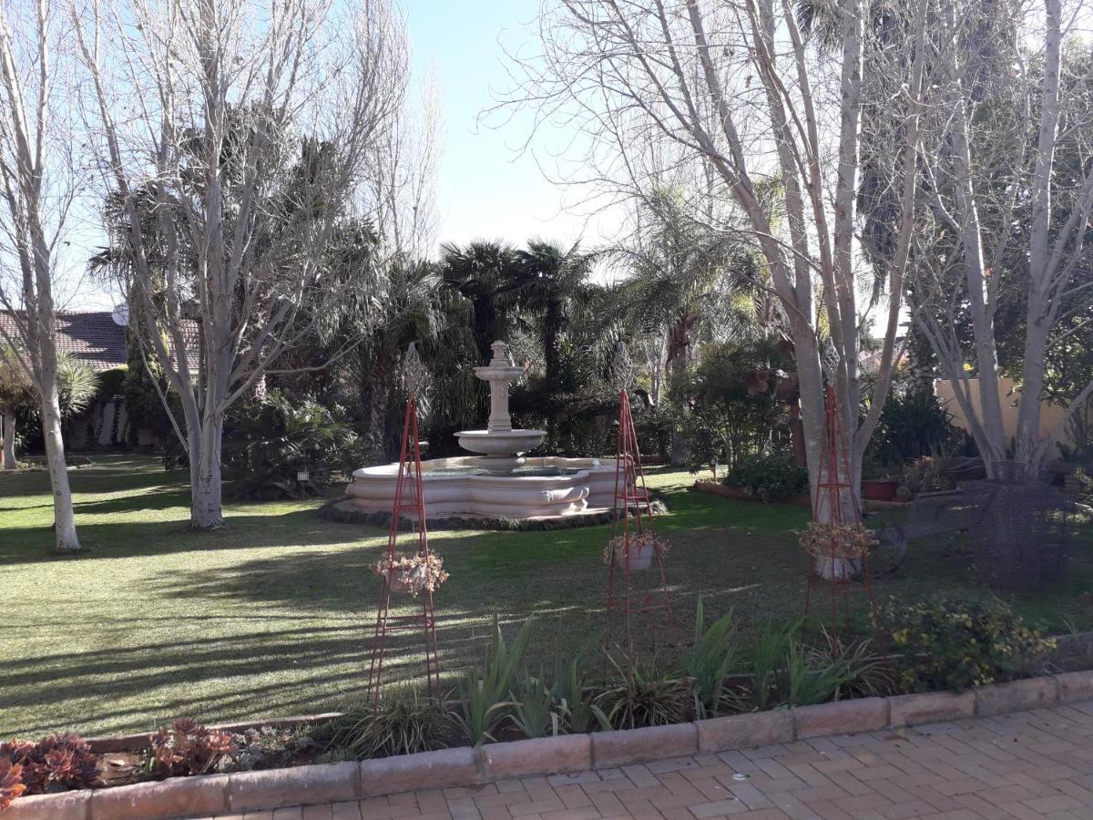Tuscany Vryburg Buitenkant foto