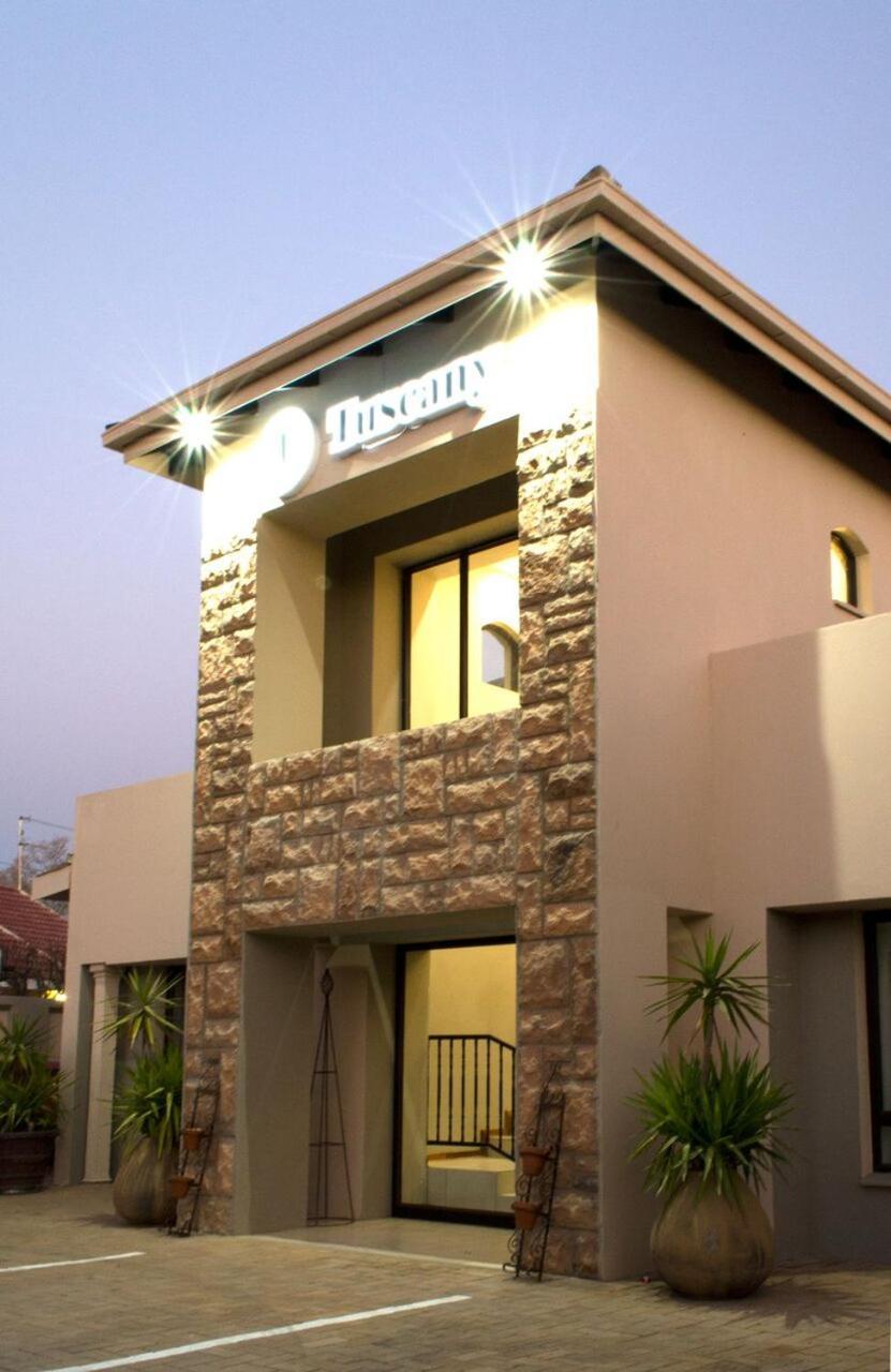 Tuscany Vryburg Buitenkant foto